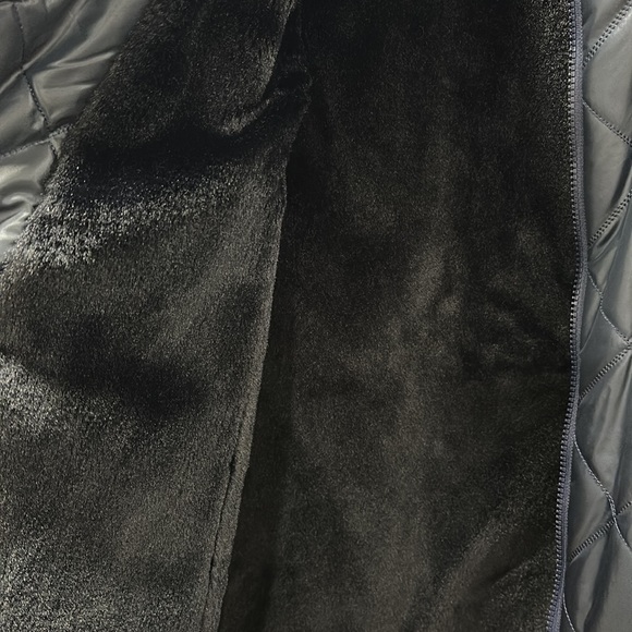 Navy blue quilted vest with fleece lining. - Picture 3 of 10